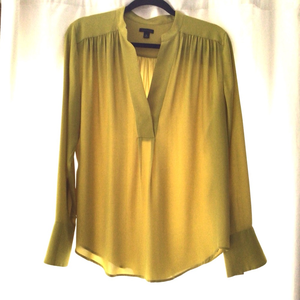 Ann Taylor Mustard Blouse Comfy fit, SZ M, EZ Care